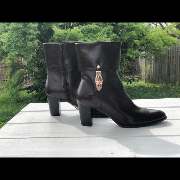 Etienne Aigner Leather Boots size 8 1/2 - Picture 2 of 3